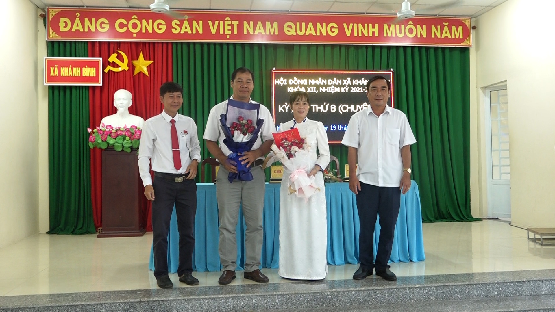 Toàn cảnh buổi họp