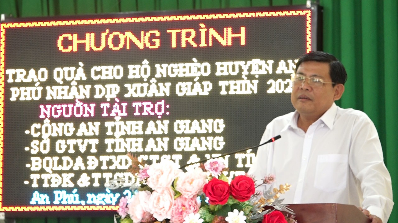 Ông Ngô Công Thức, Giám đốc Sở giao thông Vận tải An Giang phát biểu 